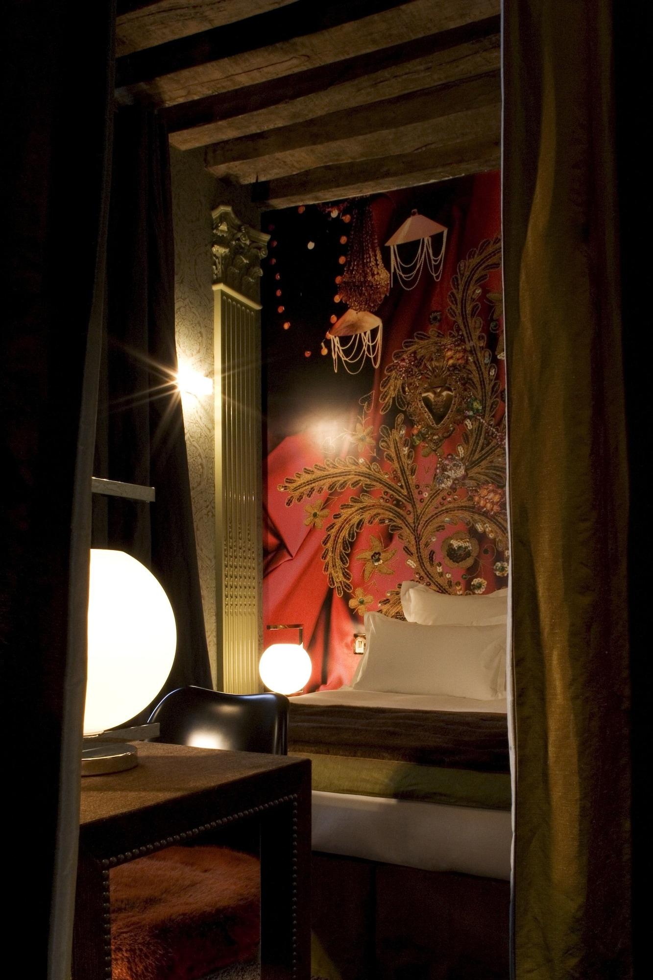 Hotel Du Petit Moulin, Haute Couture Hotel By Lacroix Paris Exterior foto